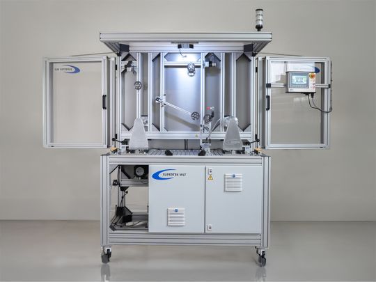 Machine de rembobinage haute vitesse pour fibres optiques et fils. Système industriel moderne pour le rembobinage rapide de fibres optiques et de fils.